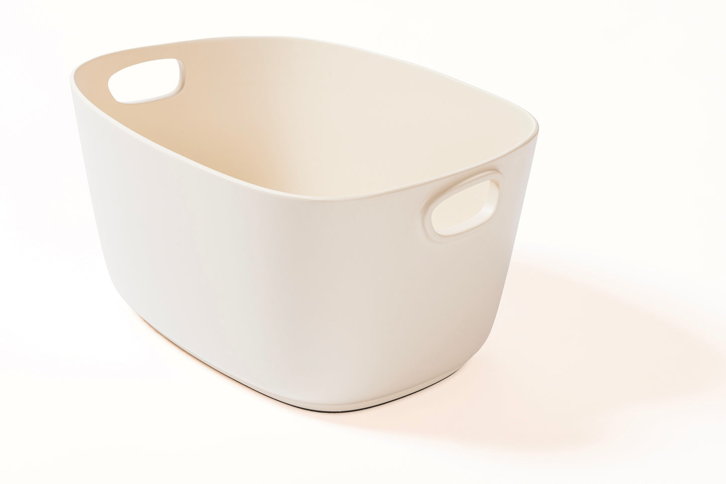 Maris Cast Aluminium Champagne Bucket | Giobagnara x Kelly Wearstler
Elegantly crafted sandblasted aluminium champagne bucket, available in various capacities to cater to your hosting needs. Perfect for a refined and modern entertaining experience. | Barware | 2Jour Concierge, your luxury lifestyle shop