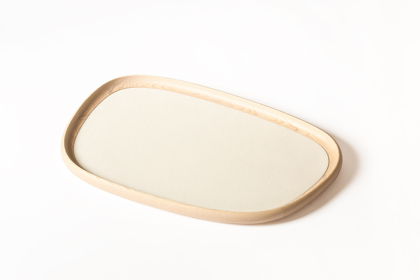 Giobagnara x Kelly Wearstler Maris Wood Stacking Tray Rectangular
Wooden trays with removable leather inlay, available in natural or wenge finish. | Functional and stylish | Home Accessories | 2Jour Concierge, your luxury lifestyle shop