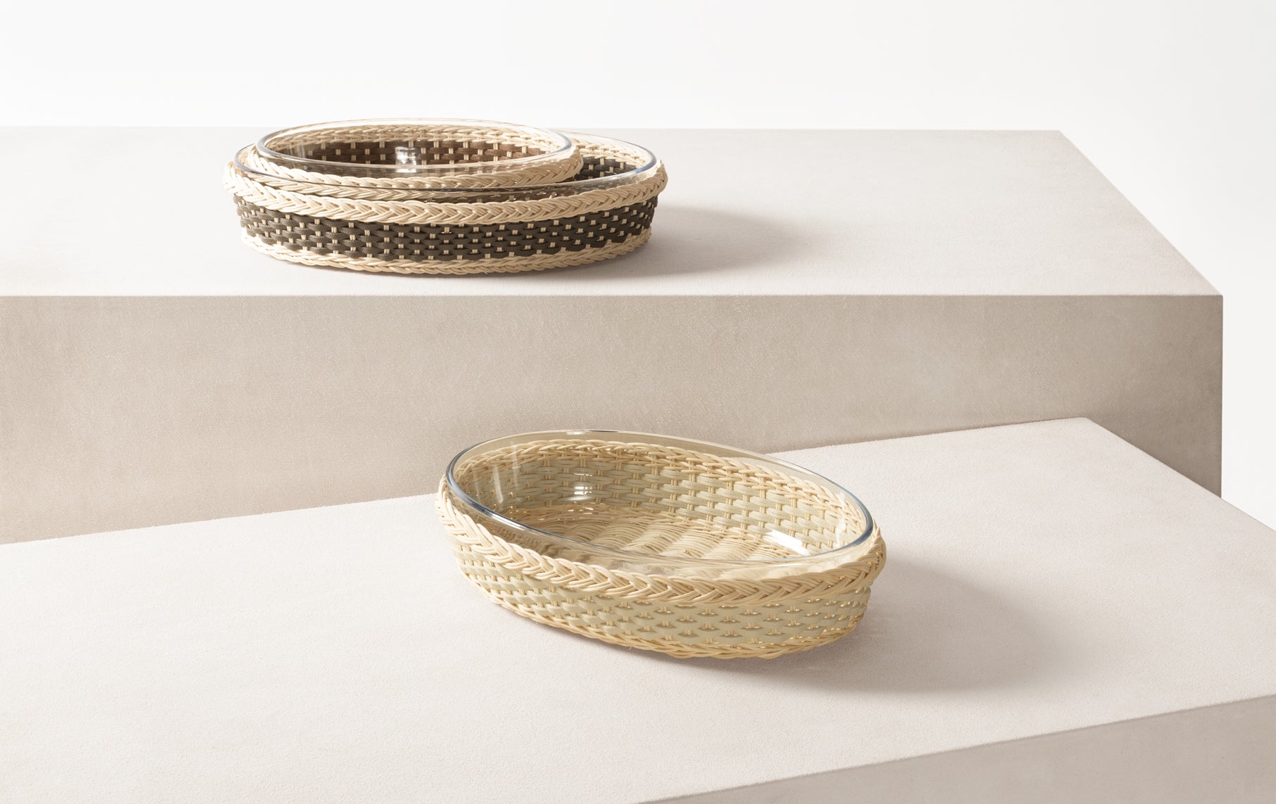 Pigment France Lorraine Leather & Rattan Oval Baking Tray | Glass baking tray partially dressed in woven leather and rattan | Ideal for use in traditional and microwave ovens | Resistant to low temperatures, freezer safe, and dishwasher safe | Perfect for cooking and serving with style | Home Decor and Serveware | 2Jour Concierge, your luxury lifestyle shop