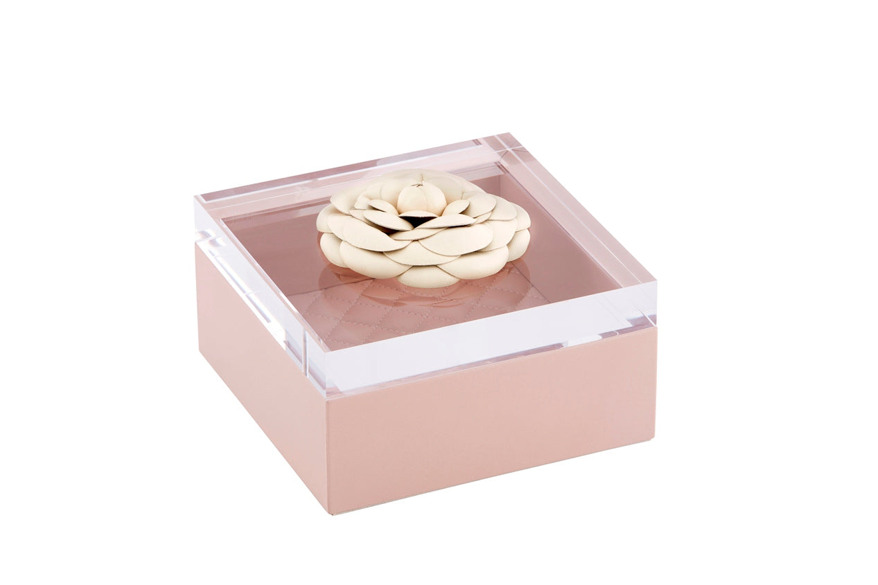Boîte à bijoux Fleur Camélia : cuir, couvercle en acrylique, doublure matelassée à losanges, carrée
