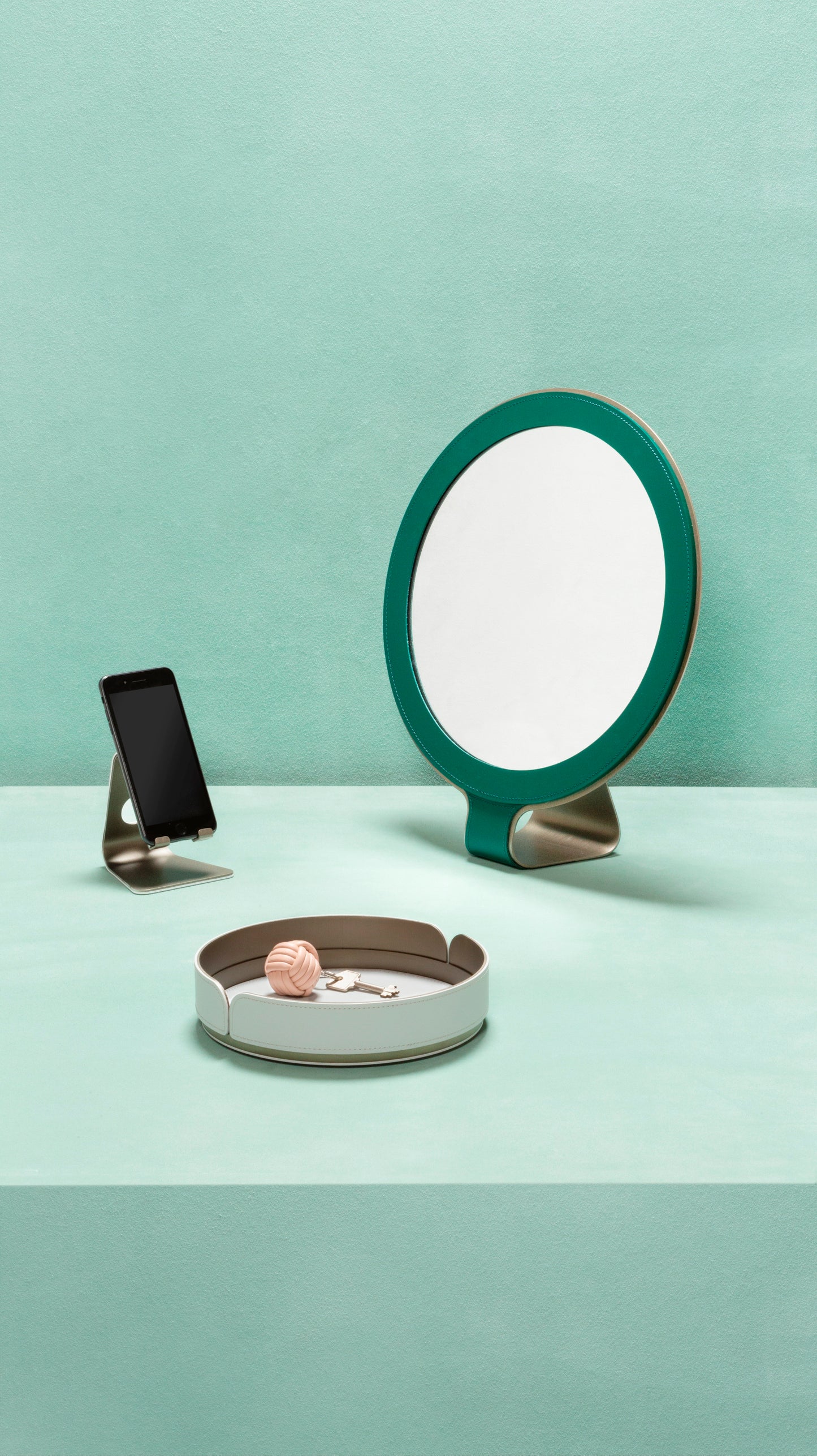 RUDI Tour Freestanding Mirror | 2Jour Concierge, #1 luxury high-end gift & lifestyle shop