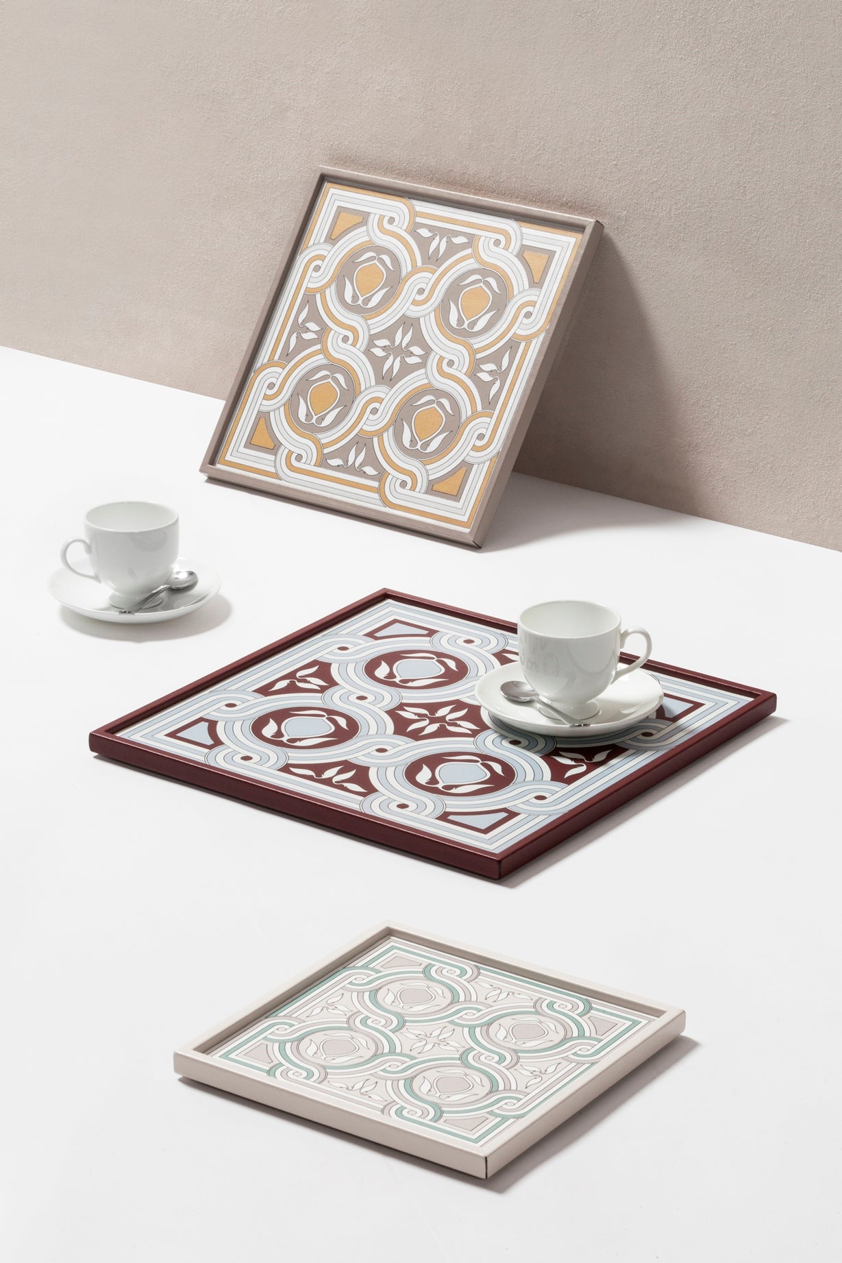 San Marco Tray N.1 by Giobagnara | Leather-covered wood structure with a graphic pattern inspired by a decoration on the left side facade of the Basilica di San Marco in Venice | San Marco Collection | Combines historic legacy with modernity, celebrating Venice's artistic and cultural heritage | Home Decor and Serveware | 2Jour Concierge, your luxury lifestyle shop