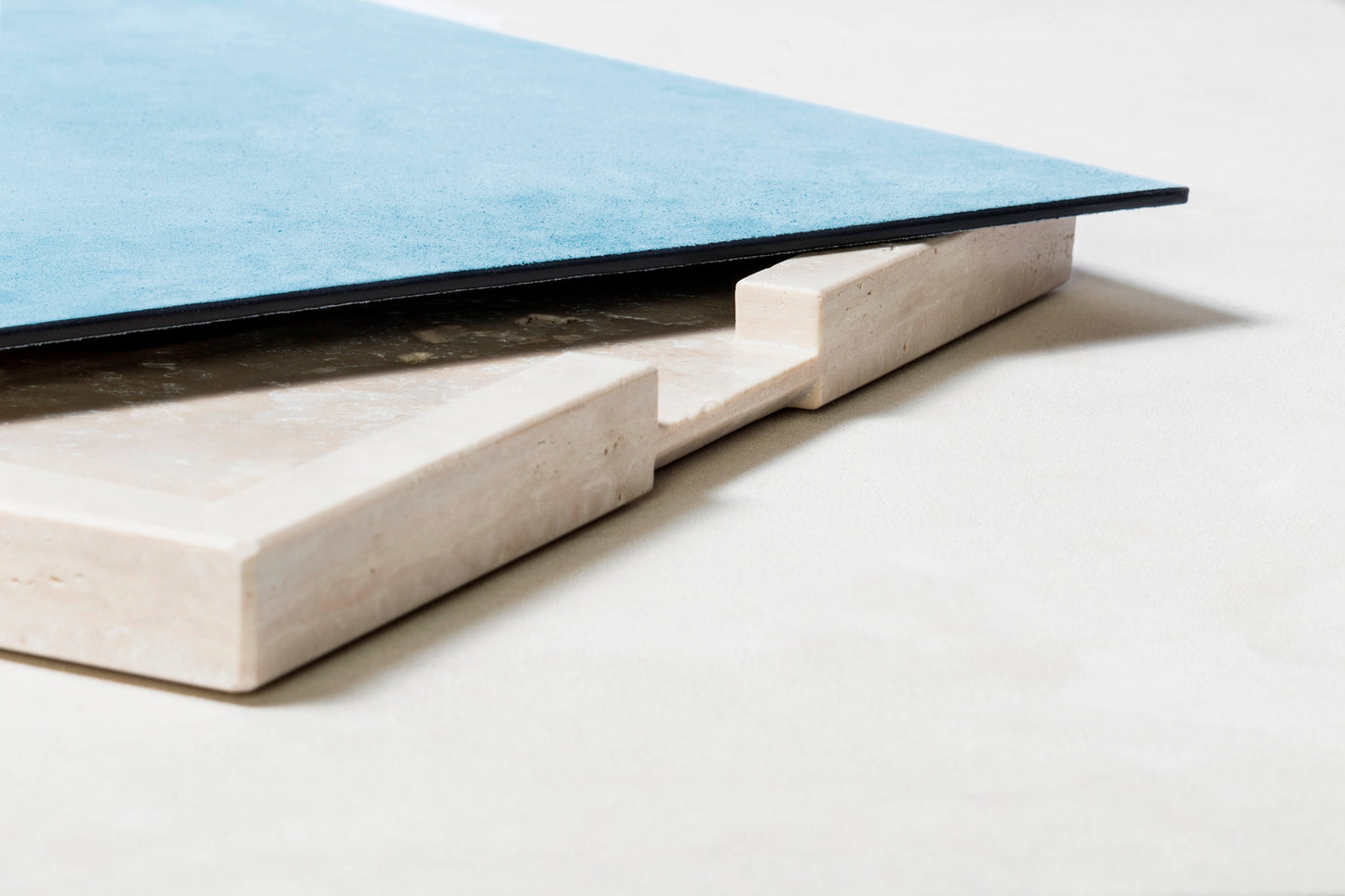 Giobagnara Ettore Marble Tray | Marble structure with a removable leather pad | Approximate weight: 9.5 kg | Luxurious and sturdy design | Home Decor and Serveware | 2Jour Concierge, your luxury lifestyle shop