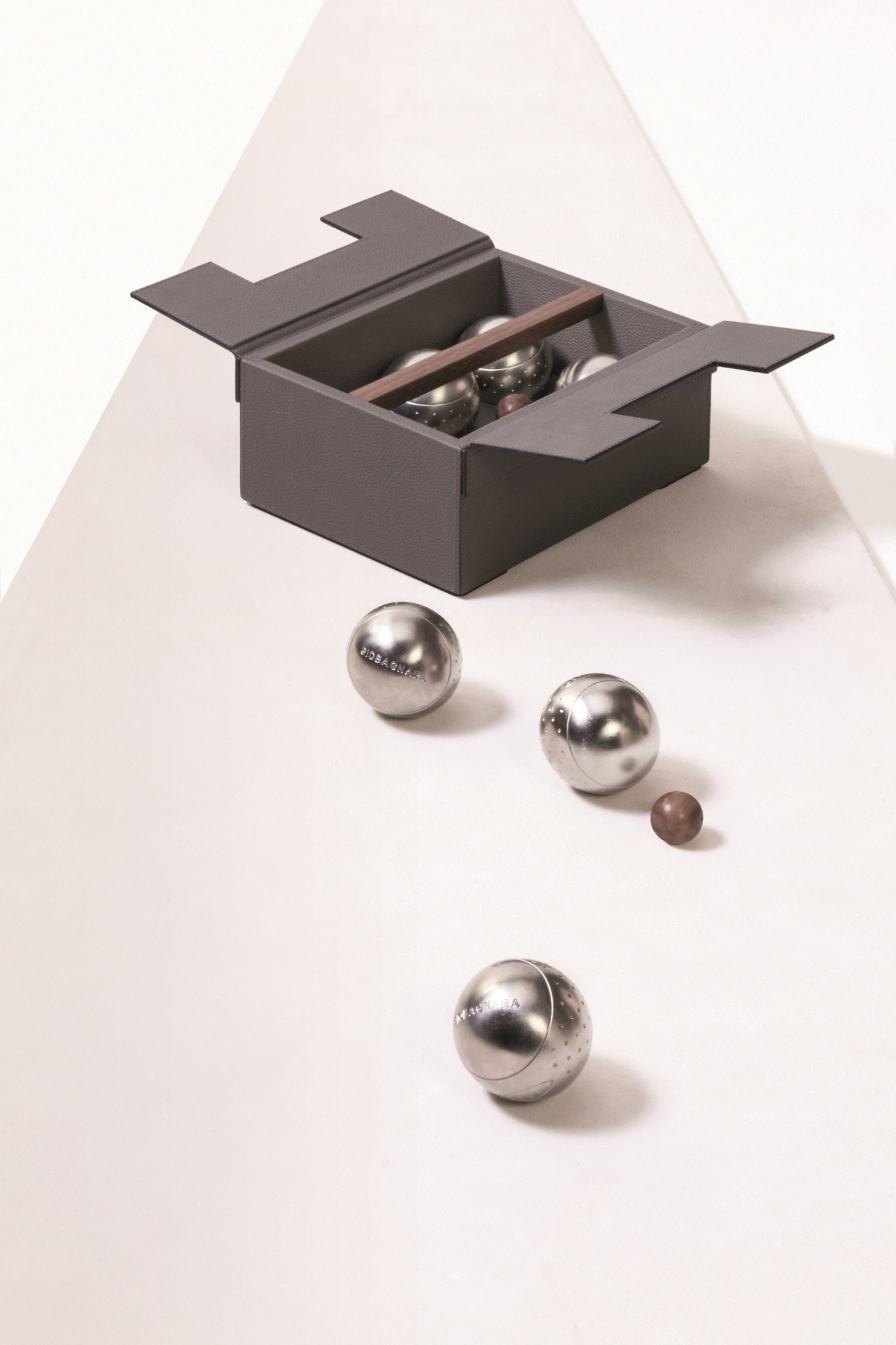 Giobagnara Bocce Game Set | Luxury Outdoor Games, Classic Leisure Sports & Gift Games | 2Jour Concierge, #1 luxury high-end gift & lifestyle shop