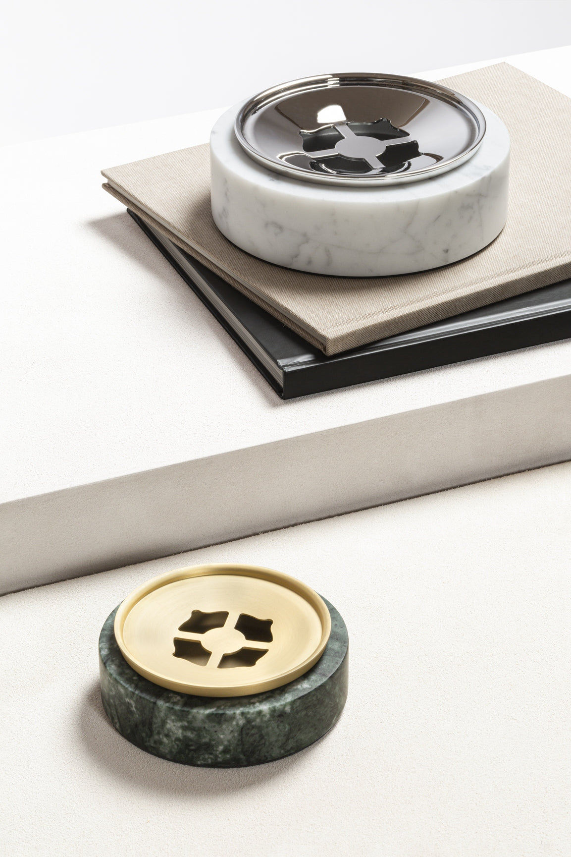 Giobagnara Clan Marble Ashtray | Luxury Cigar and Smoking Accessories, Elegant Tabletop Decor & Gift Items | 2Jour Concierge, #1 luxury high-end gift & lifestyle shop
