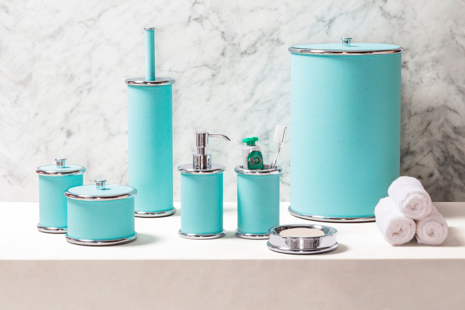 Ravello Leather-Covered Bathroom Set | Giobagnara
