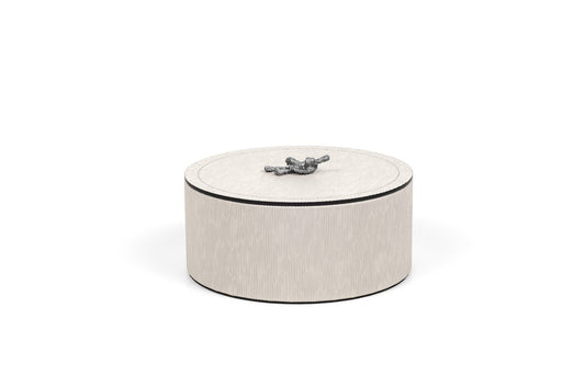Thalia Trinket Box by Pinetti | Handmade in leather | Metal decorative element plated in 24k gold or silver polished | Home Decor Accessories | 2Jour Concierge, your luxury lifestyle shop