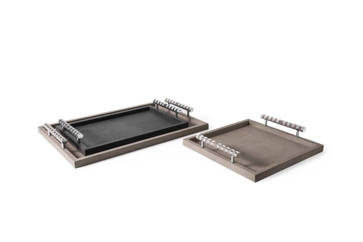 Pinetti | Saturno Tray: leather tray with leather-banded brass handles, rectangular and square | Trays
| 2Jour Concierge, your luxury lifestyle shop | leather serving tray, leather tray with handles, Pinetti
Saturno, Italian luxury tray