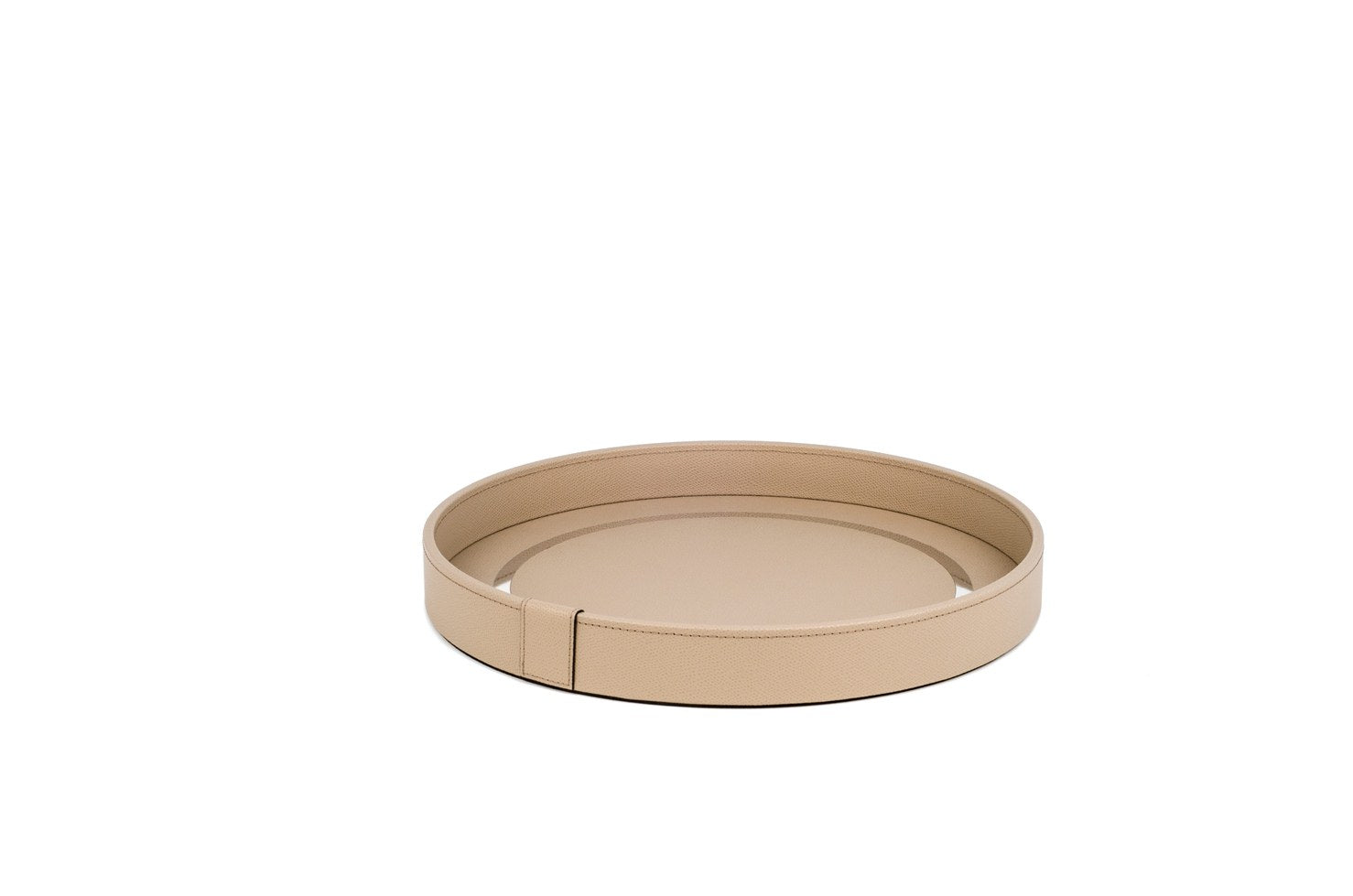 Pinetti Venere Round Leather-Covered Wood Tray With Inner Chromed Frame | Tray with wood base covered in leather | Features a non-slip base and inner chromed frame | Explore Luxury Lifestyle Accessories at 2Jour Concierge, #1 luxury high-end gift & lifestyle shop