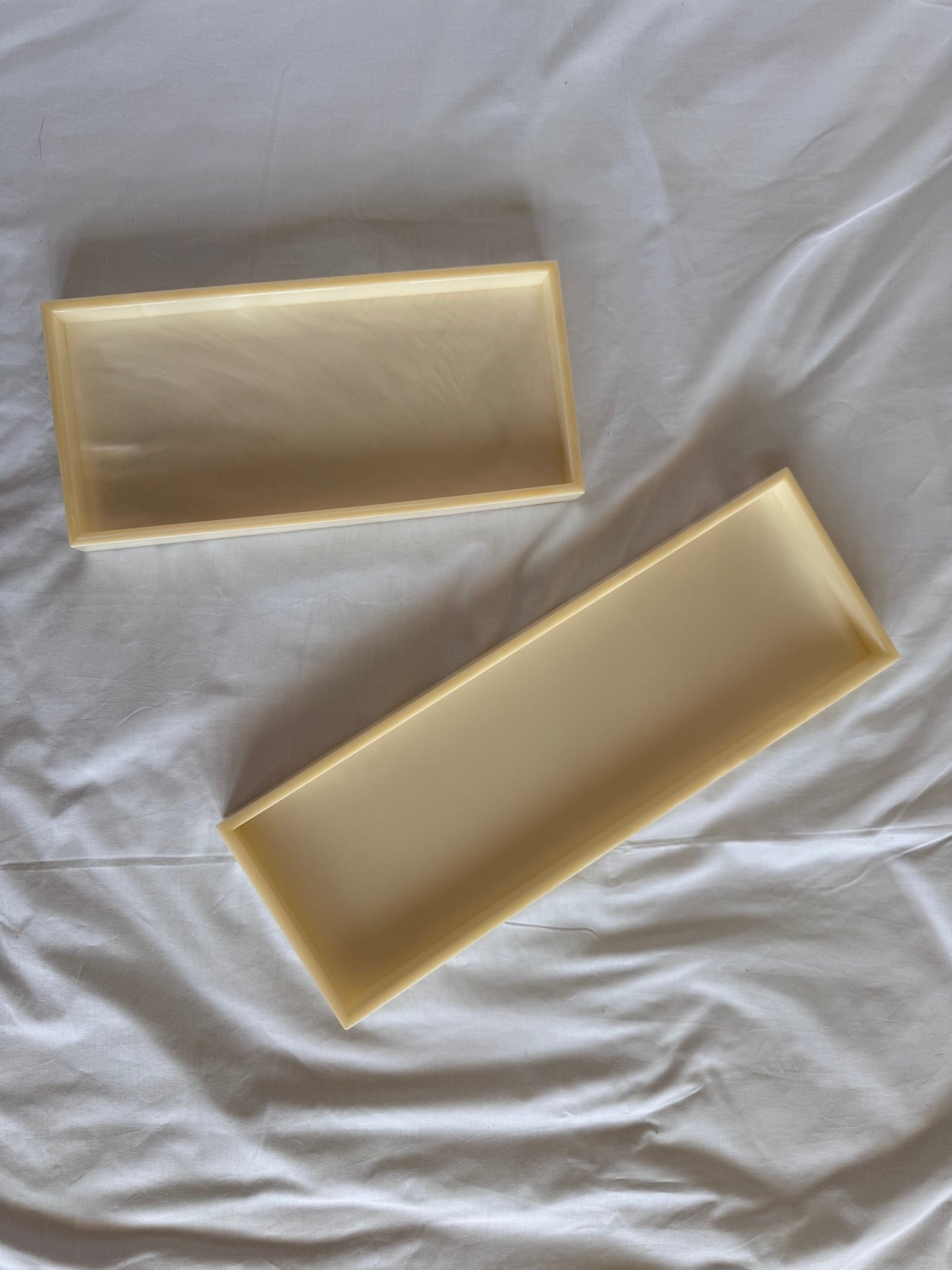 00.1665 00.1666 PINETTI Bea resin tray - cream