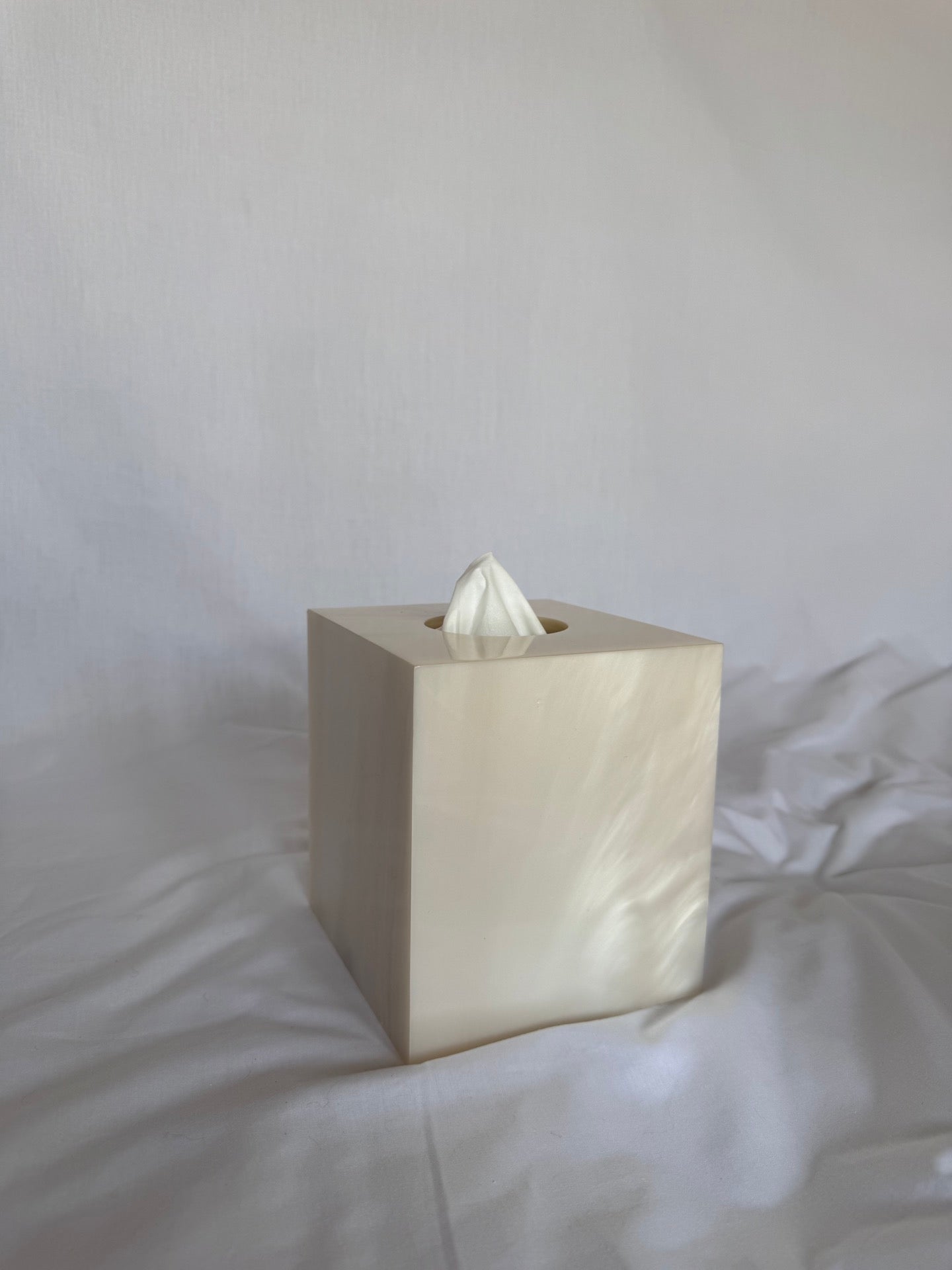 Bea Resin Tissue Box, Square