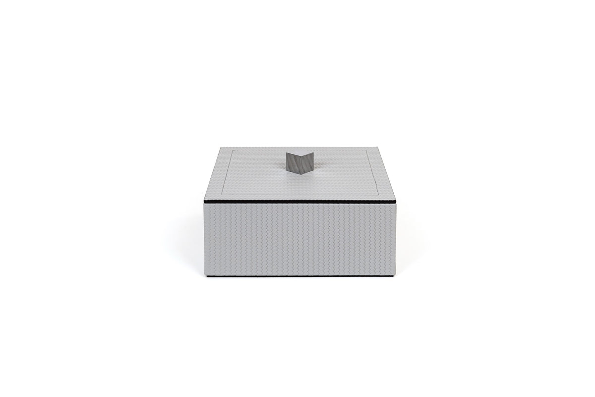 Pinetti | Kate Box: leather box with lid and metal handle, square and rectangular | Living Room | 2Jour
Concierge, your luxury lifestyle shop | leather box with lid, leather jewellery box, Pinetti Kate, Italian
home accessories