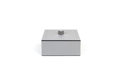 Pinetti | Kate Box: leather box with lid and metal handle, square and rectangular | Living Room | 2Jour
Concierge, your luxury lifestyle shop | leather box with lid, leather jewellery box, Pinetti Kate, Italian
home accessories