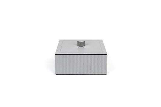 Pinetti | Kate Box: leather box with lid and metal handle, square and rectangular | Living Room | 2Jour
Concierge, your luxury lifestyle shop | leather box with lid, leather jewellery box, Pinetti Kate, Italian
home accessories