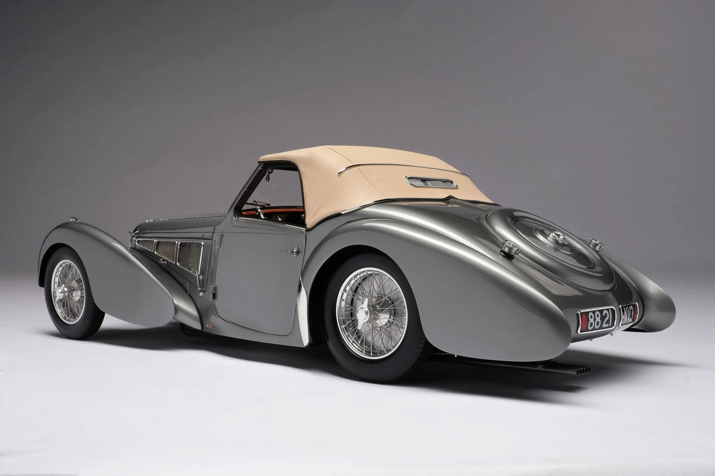 Bugatti Type 57sc Gangloff Cabriolet 1:8 Model Car