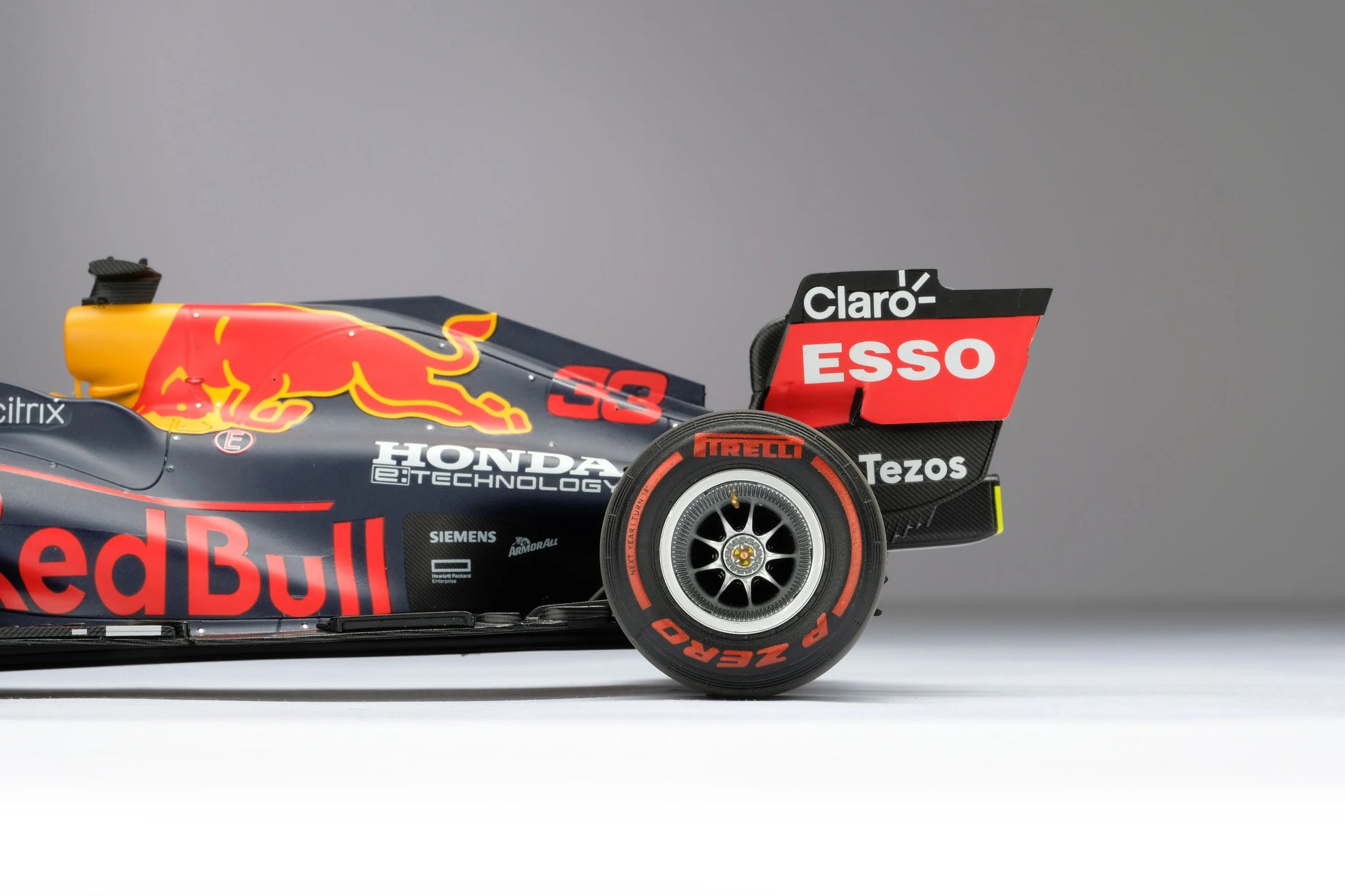 Amalgam Collection Red Bull Racing Honda Rb16b (Max Verstappen 2021 Abu Dhabi Grand Prix) 1:18 scale Model Car | 2JOUR CONCIERGE #1 luxury high-end gift & lifestyle shop