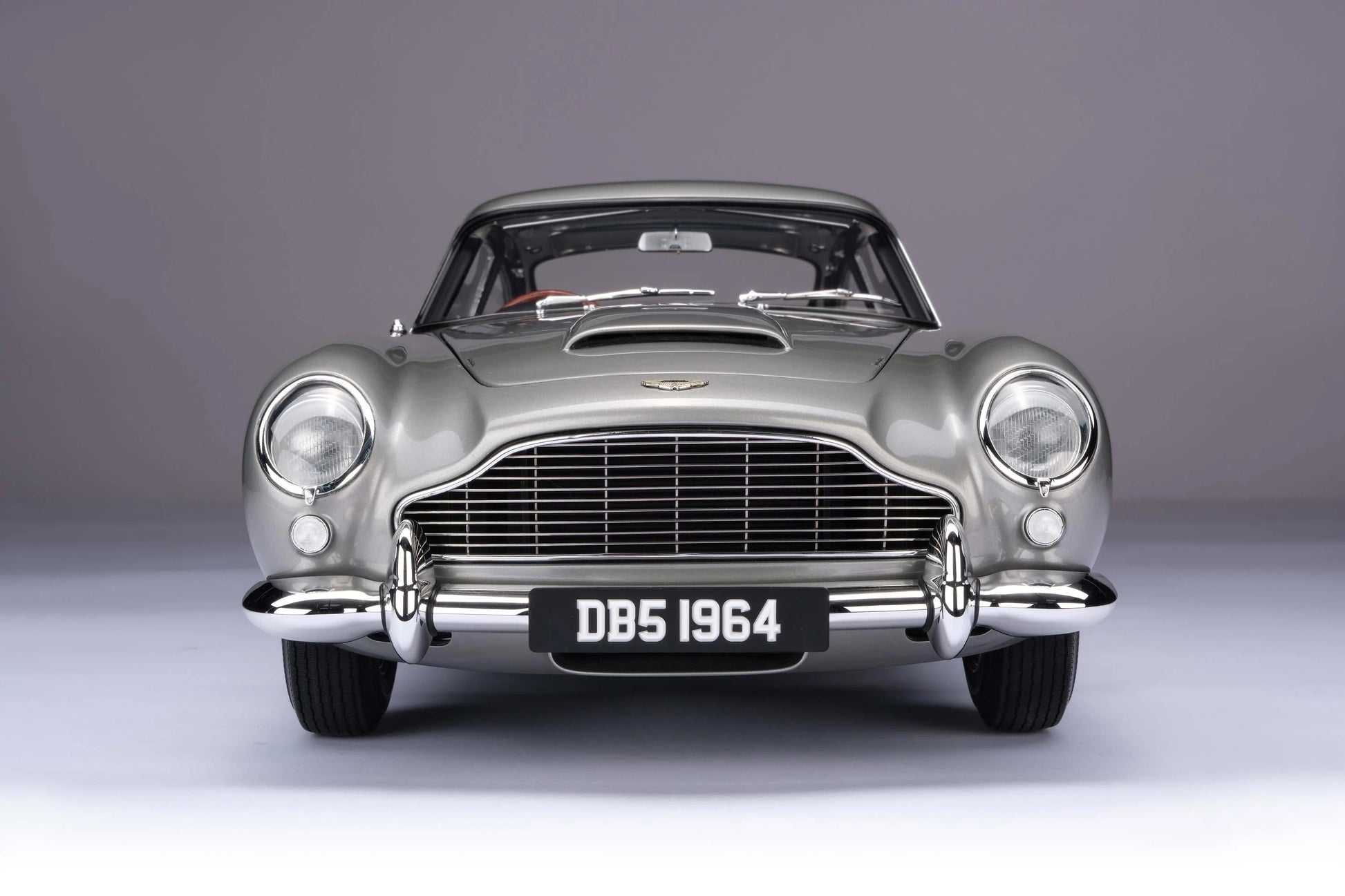 Amalgam Collection Aston Martin DB5 Limited Edition 1:8 Model Car | Exquisite Collector's Piece, Detailed Replica of Iconic Vehicle | 2Jour Concierge, #1 luxury high-end gift & lifestyle shop