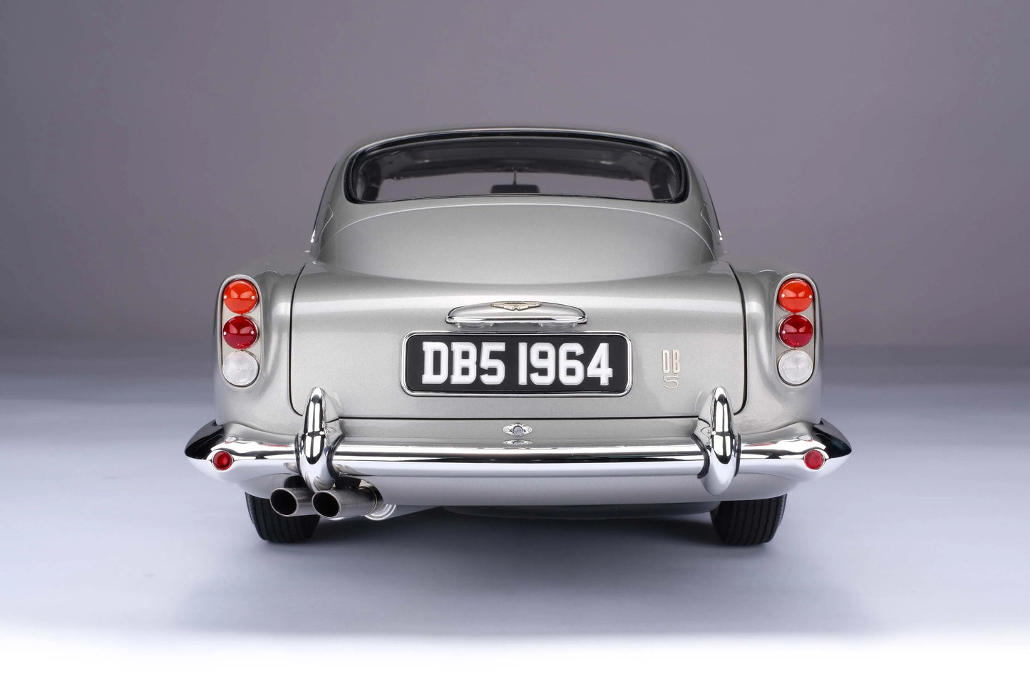 Amalgam Collection Aston Martin DB5 Limited Edition 1:8 Model Car | Exquisite Collector's Piece, Detailed Replica of Iconic Vehicle | 2Jour Concierge, #1 luxury high-end gift & lifestyle shop