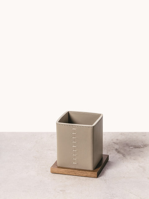 Rabitti 1969 Pienza Saddle Leather and Walnut Wood Pen Holder | Elegant Desk Accessory | Crafted from High-Quality Leather and Walnut Wood | Designed to Complement the Pienza Desk Set | Explore More Luxury Desk Accessories at 2Jour Concierge, #1 luxury high-end gift & lifestyle shop