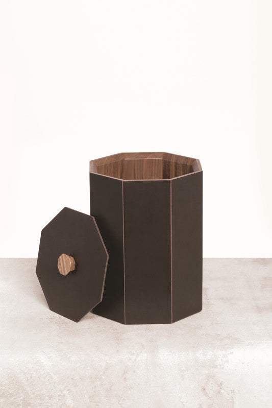 Rabitti 1969 Coste Saddle Leather And Solid Walnut Wastepaper Bin | Handcrafted with Luxurious Saddle Leather and Solid Walnut | Enhance Your Office or Living Space with Timeless Elegance | Available at 2Jour Concierge, #1 luxury high-end gift & lifestyle shop