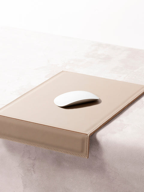 Rabitti 1969 Fold Saddle Leather Mouse Pad | Elegant and Functional Mouse Pad | Crafted with High-Quality Saddle Leather | Elevate Your Workspace with Luxury and Style | Explore a Range of Luxury Desk Accessories at 2Jour Concierge, #1 luxury high-end gift & lifestyle shop