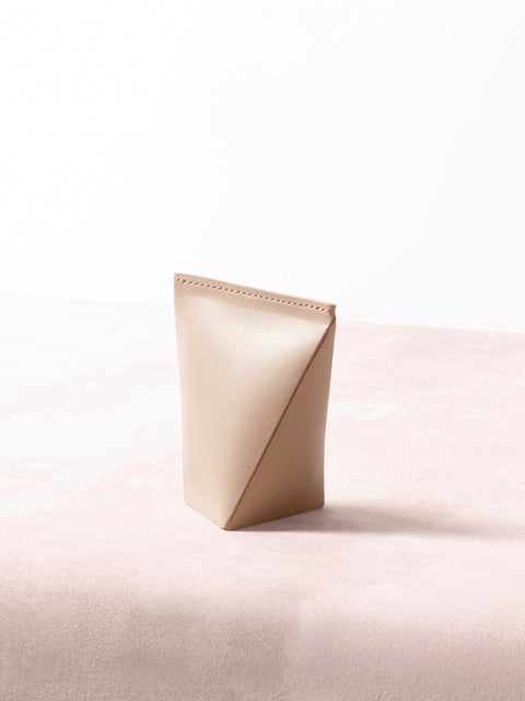 Rabitti 1969 Fold Saddle Leather Paperweight | Elegant and Functional Paperweight | Crafted with High-Quality Saddle Leather | Elevate Your Workspace with Luxury and Style | Explore a Range of Luxury Desk Accessories at 2Jour Concierge, #1 luxury high-end gift & lifestyle shop
