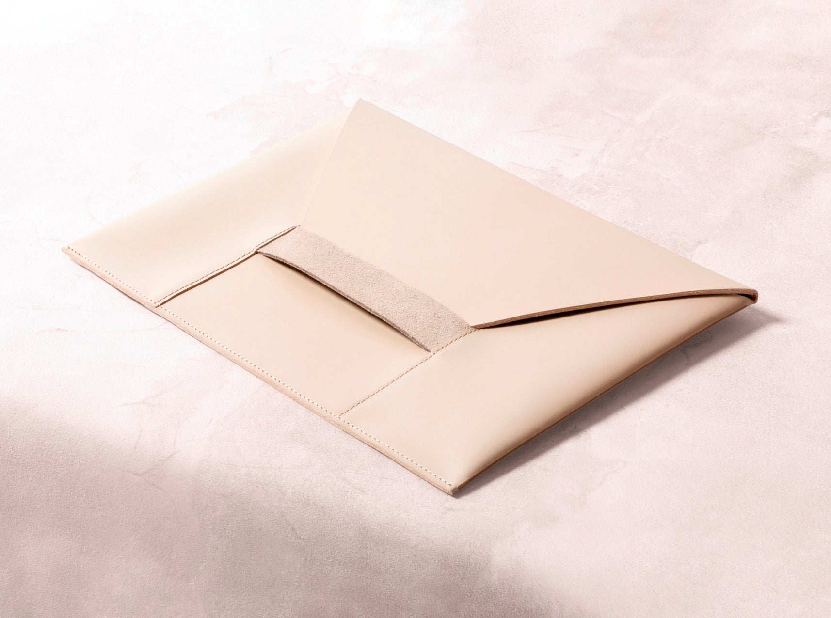 Rabitti 1969 Fold Saddle Leather Document Holder | Elegant and Functional Document Holder | Crafted with High-Quality Saddle Leather | Elevate Your Workspace with Luxury and Style | Explore a Range of Luxury Desk Accessories at 2Jour Concierge, #1 luxury high-end gift & lifestyle shop