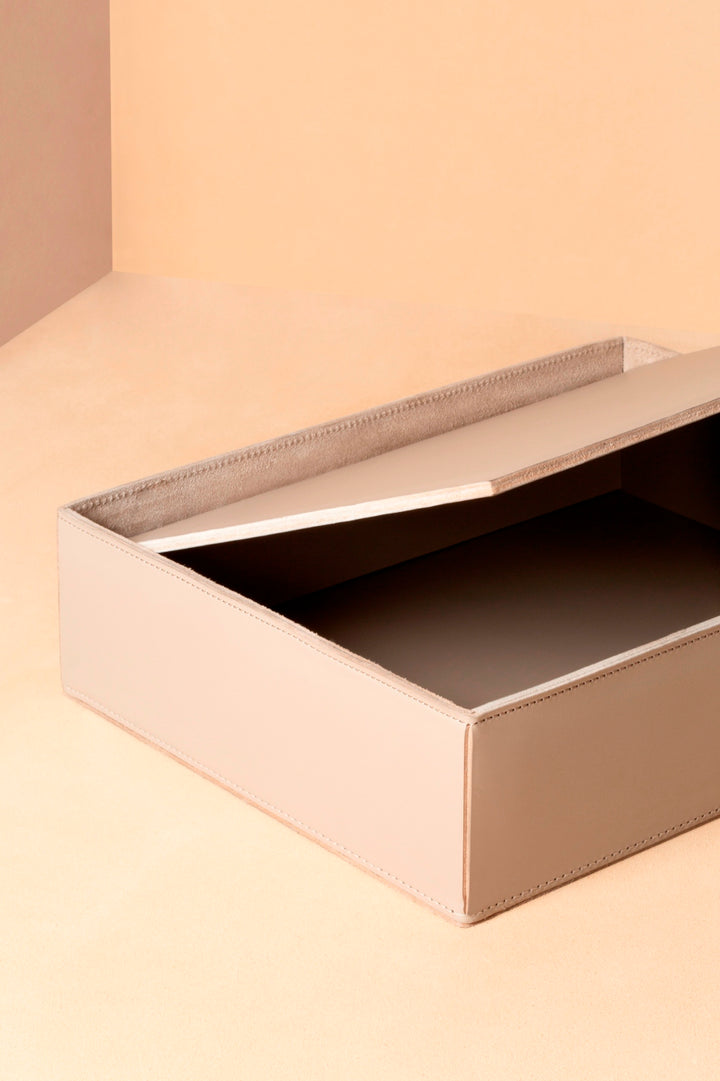 Rabitti 1969 Fold Saddle Leather Box | Elegant and Versatile Storage Box | Crafted with High-Quality Saddle Leather | Elevate Your Home Decor with Luxury and Style | Explore a Range of Luxury Accessories at 2Jour Concierge, #1 luxury high-end gift & lifestyle shop