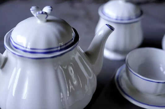 Gien Pivoines Vertes | Teapot: Fine earthenware with hand-painted green floral motif and smooth, glazed finish, perfect for refined tea presentation | Tableware & Serveware / Tea & Coffee Pots | 2Jour Concierge, your luxury lifestyle shop