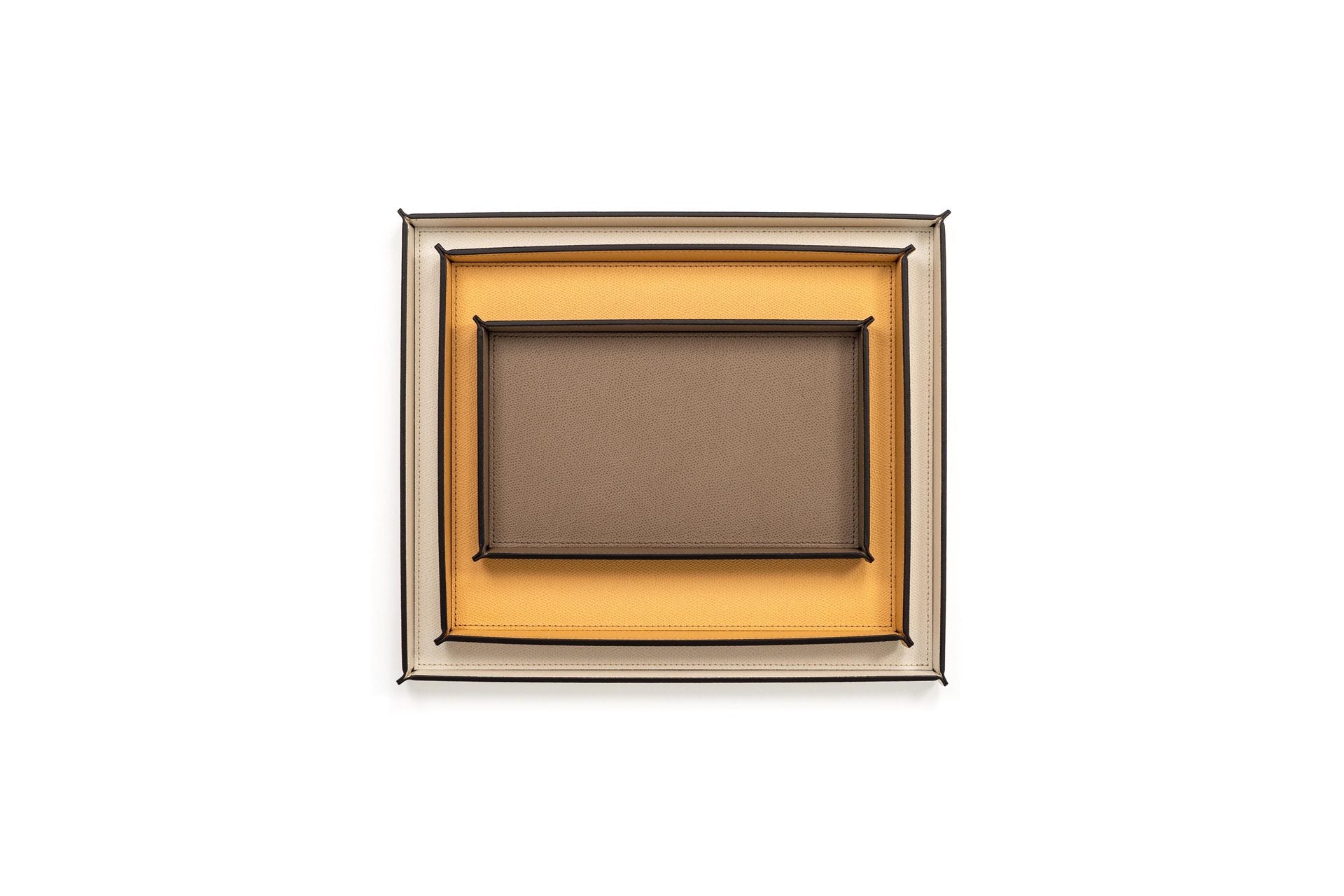 Pinetti Leslie Leather Rigid Trinket Tray With Sewing Closing | Trinket trays made entirely of leather | Rigid structure with sewing closing | Explore Luxury Lifestyle Accessories at 2Jour Concierge, #1 luxury high-end gift & lifestyle shop