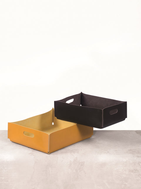 Rabitti 1969 Amsterdam Classic Low Saddle Leather Storage Basket With Handles | Elegant and Functional Storage Solution | Crafted with High-Quality Saddle Leather | Handles for Convenient Use | Explore a Range of Luxury Home Accessories at 2Jour Concierge, #1 luxury high-end gift & lifestyle shop