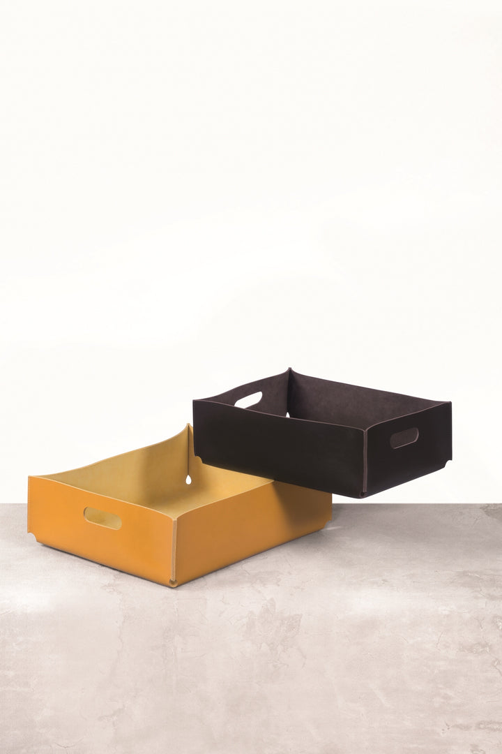 Rabitti 1969 Amsterdam Classic Low Saddle Leather Storage Basket With Handles | Elegant and Functional Storage Solution | Crafted with High-Quality Saddle Leather | Handles for Convenient Use | Explore a Range of Luxury Home Accessories at 2Jour Concierge, #1 luxury high-end gift & lifestyle shop