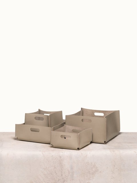 Rabitti 1969 Amsterdam Square Saddle Leather Storage Basket With Handles | Elegant and Functional Storage Solution | Crafted with High-Quality Saddle Leather | Handles for Convenient Use | Explore a Range of Luxury Home Accessories at 2Jour Concierge, #1 luxury high-end gift & lifestyle shop