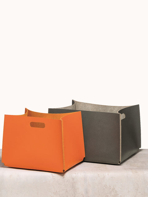 Rabitti 1969 Amsterdam Classic Saddle Leather Storage Baskets With Handles | Elegant and Functional Storage Solution | Crafted with High-Quality Saddle Leather | Handles for Convenient Use | Explore a Range of Luxury Home Accessories at 2Jour Concierge, #1 luxury high-end gift & lifestyle shop