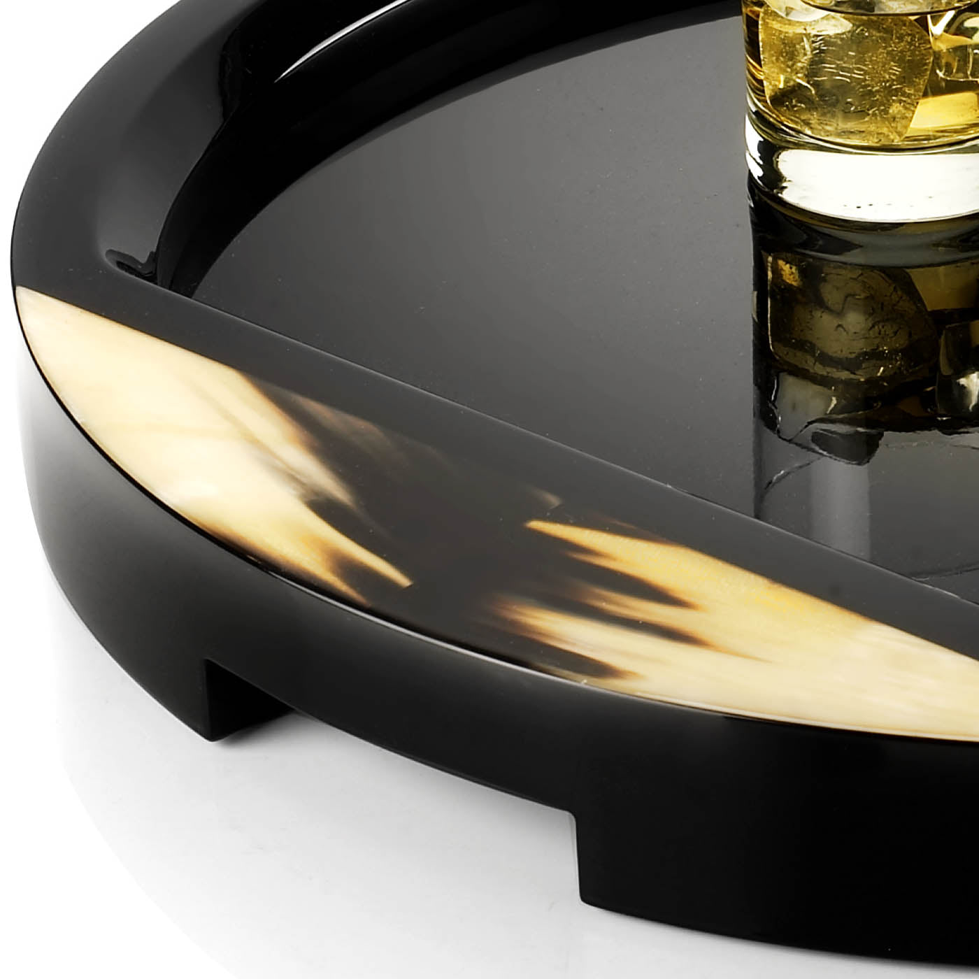 Gillo Tray by Arcahorn | Tray crafted from dark horn and wood | Lacquered black gloss finish | Home Decor and Serveware | 2Jour Concierge, your luxury lifestyle shop