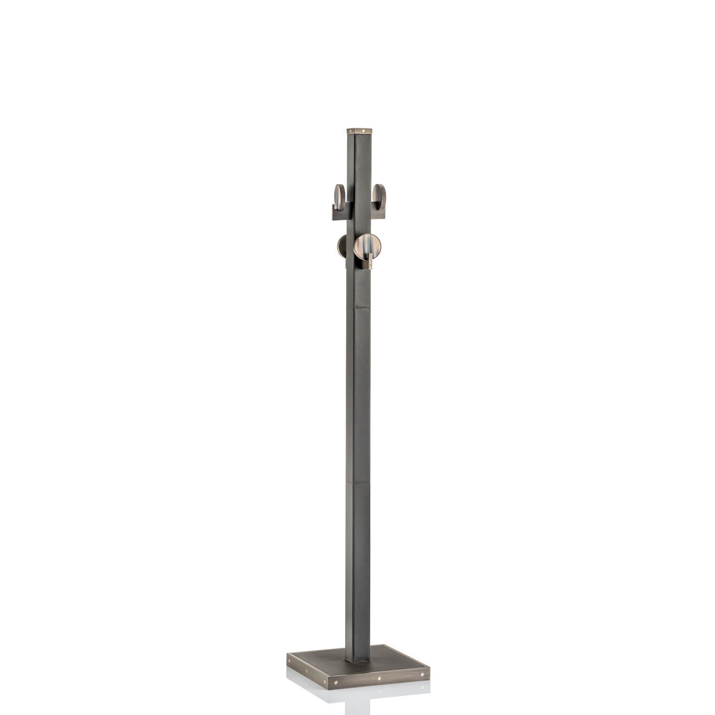 Linosa Coat Stand by Arcahorn | Coat stand with structure in Tosca leather, dark brown color. Hooks in matte horn and burnished brass. Base in dark brown leather with burnished brass edging and exposed screws in 24K gold-plated brass. | Home Decor and Furniture | 2Jour Concierge, your luxury lifestyle shop