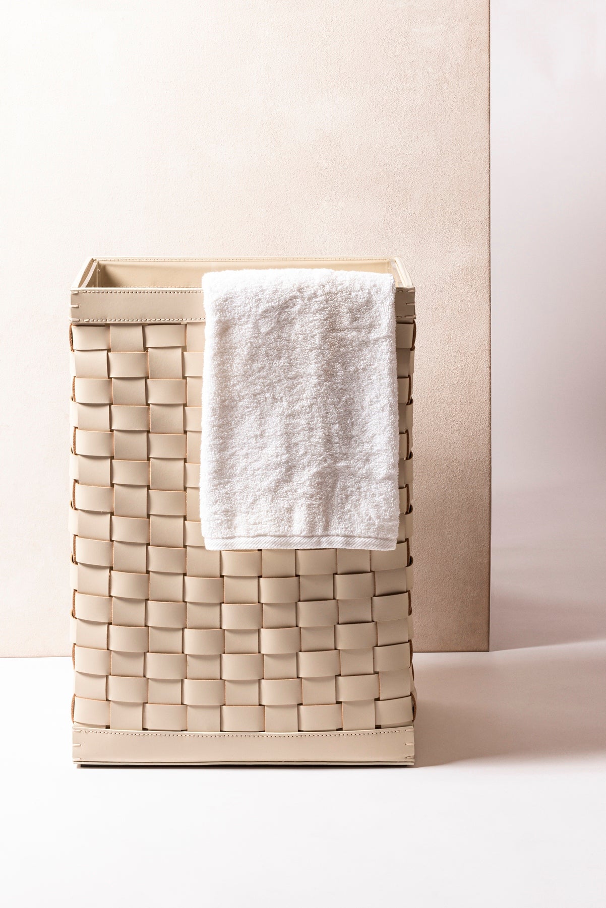 Riviere Barcellona Laundry Basket Rectangular | Woven leather laundry basket, available with or without a lid | Includes a removable transparent plexiglass inner structure for easy cleaning | Home Decor and Storage | 2Jour Concierge, your luxury lifestyle shop