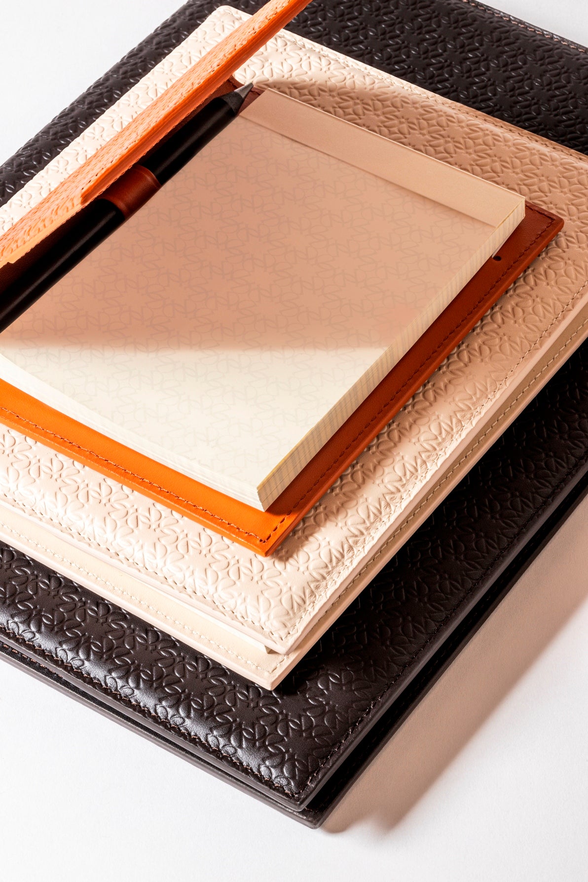 Giobagnara x Elie Saab Monogram Notepad Holder | Padded leather cover featuring the Elie Saab Monogram pattern and suede lining | Includes an elastic pencil holder with pen and a notepad with 70 ivory sheets | Available in small (A6), medium (A5), and large (A4) sizes | Office Accessories | 2Jour Concierge, your luxury lifestyle shop
