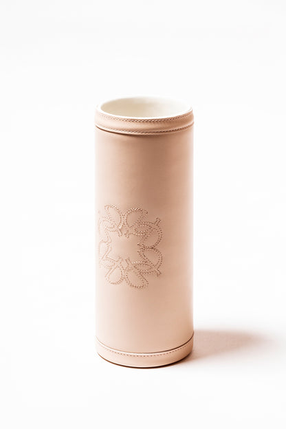 Giobagnara x Elie Saab Ecusson Vase
Ceramic vase with a removable padded leather cover adorned with the Elie Saab stitched Monogram pattern | A sophisticated addition to elevate any space | Home Decor | 2Jour Concierge, your luxury lifestyle shop