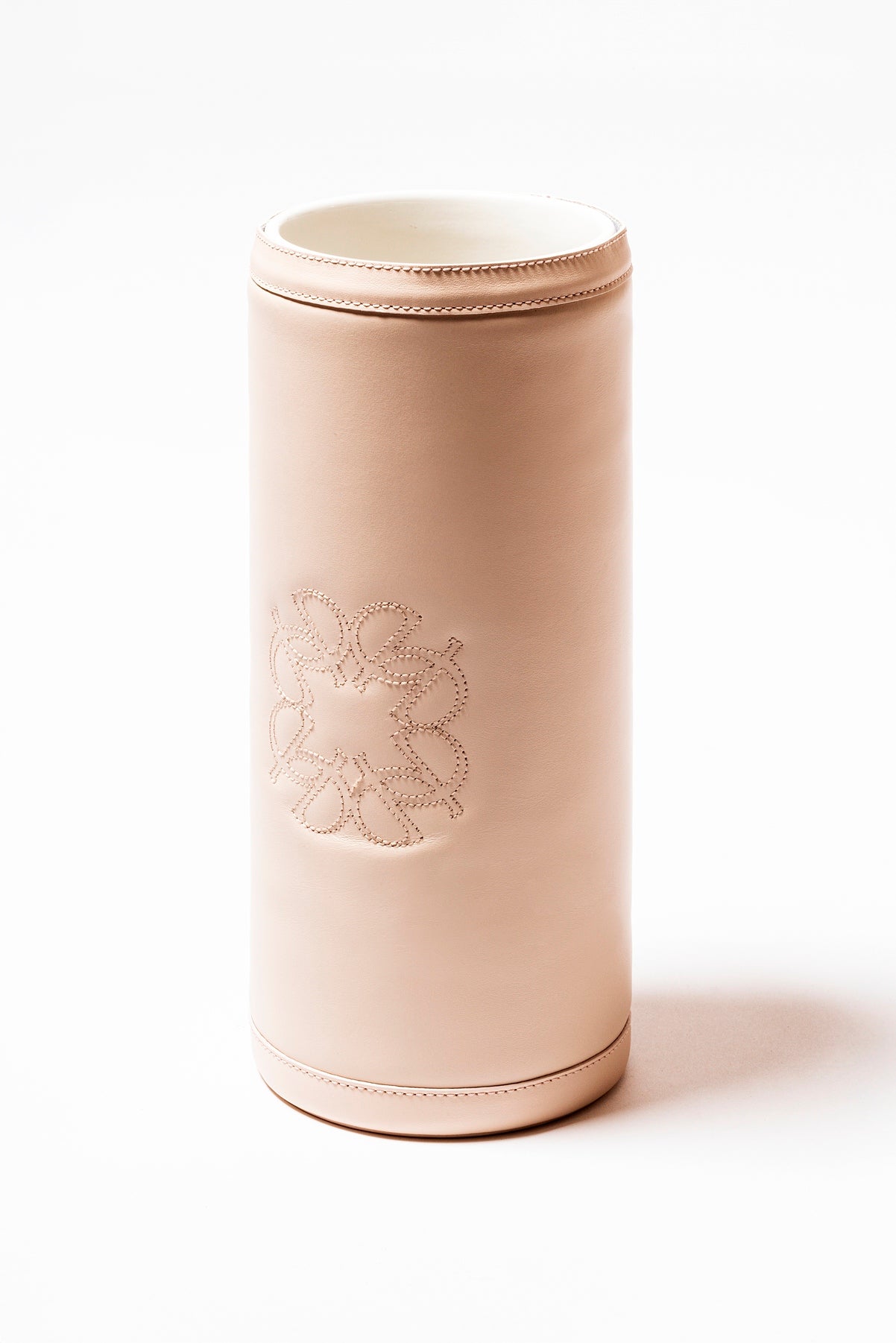 Giobagnara x Elie Saab Ecusson Vase
Ceramic vase with a removable padded leather cover adorned with the Elie Saab stitched Monogram pattern | A sophisticated addition to elevate any space | Home Decor | 2Jour Concierge, your luxury lifestyle shop