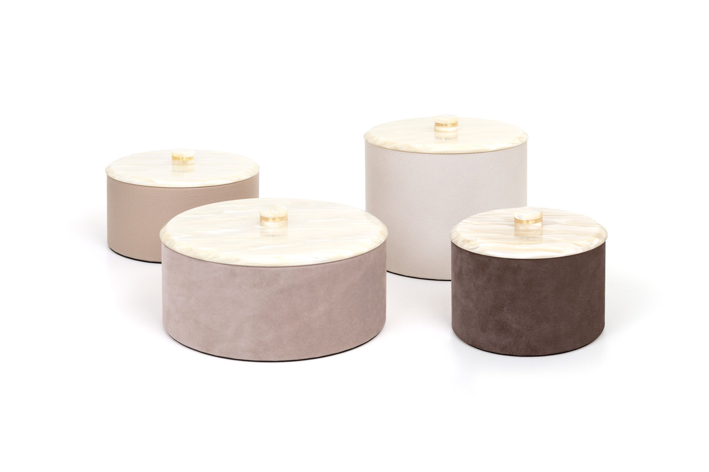 Pinetti | Kelly Leather Round Box: Leather round box with resin mother-of-pearl lid and shiny gold handle, four sizes | Livingroom | 2Jour Concierge, your luxury lifestyle shop | luxury round box, Pinetti Kelly, mother of pearl box, leather jewelry box, Italian luxury box, designer round box