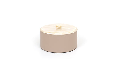 Pinetti | Kelly Leather Round Box: Leather round box with resin mother-of-pearl lid and shiny gold handle, four sizes | Livingroom | 2Jour Concierge, your luxury lifestyle shop | luxury round box, Pinetti Kelly, mother of pearl box, leather jewelry box, Italian luxury box, designer round box