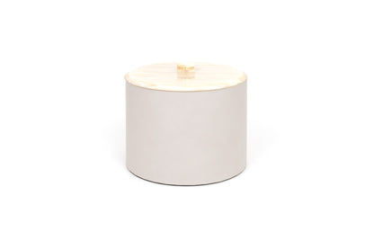 Pinetti | Kelly Leather Round Box: Leather round box with resin mother-of-pearl lid and shiny gold handle, four sizes | Livingroom | 2Jour Concierge, your luxury lifestyle shop | luxury round box, Pinetti Kelly, mother of pearl box, leather jewelry box, Italian luxury box, designer round box