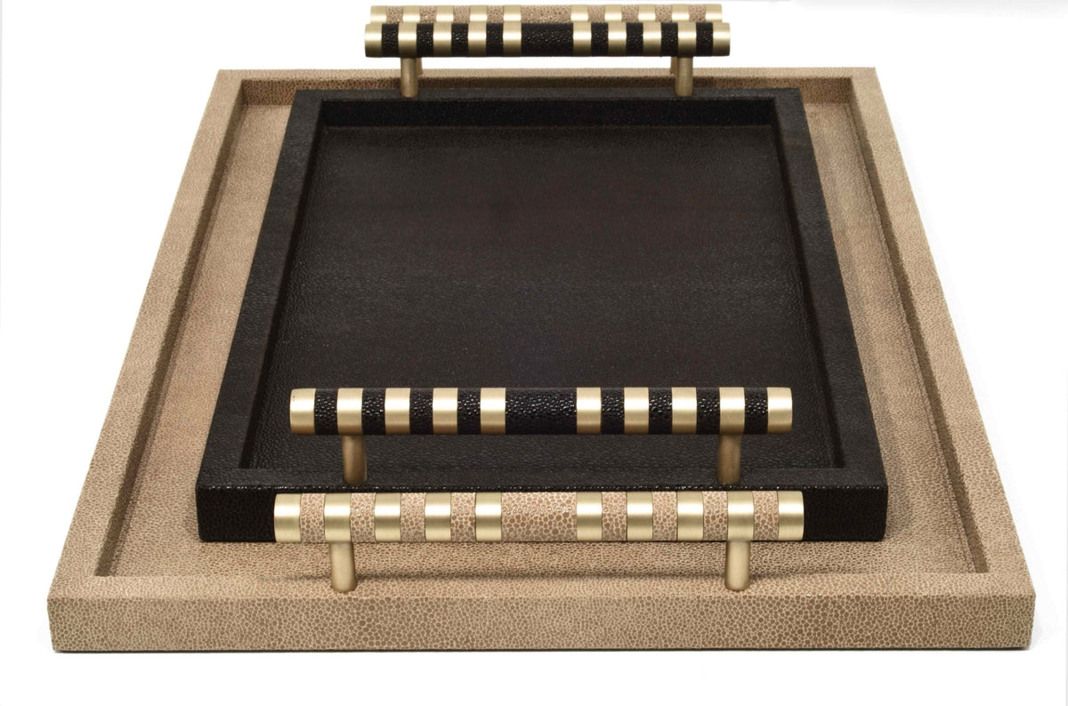 Pinetti | Saturno Tray: leather tray with leather-banded brass handles, rectangular and square | Trays
| 2Jour Concierge, your luxury lifestyle shop | leather serving tray, leather tray with handles, Pinetti
Saturno, Italian luxury tray