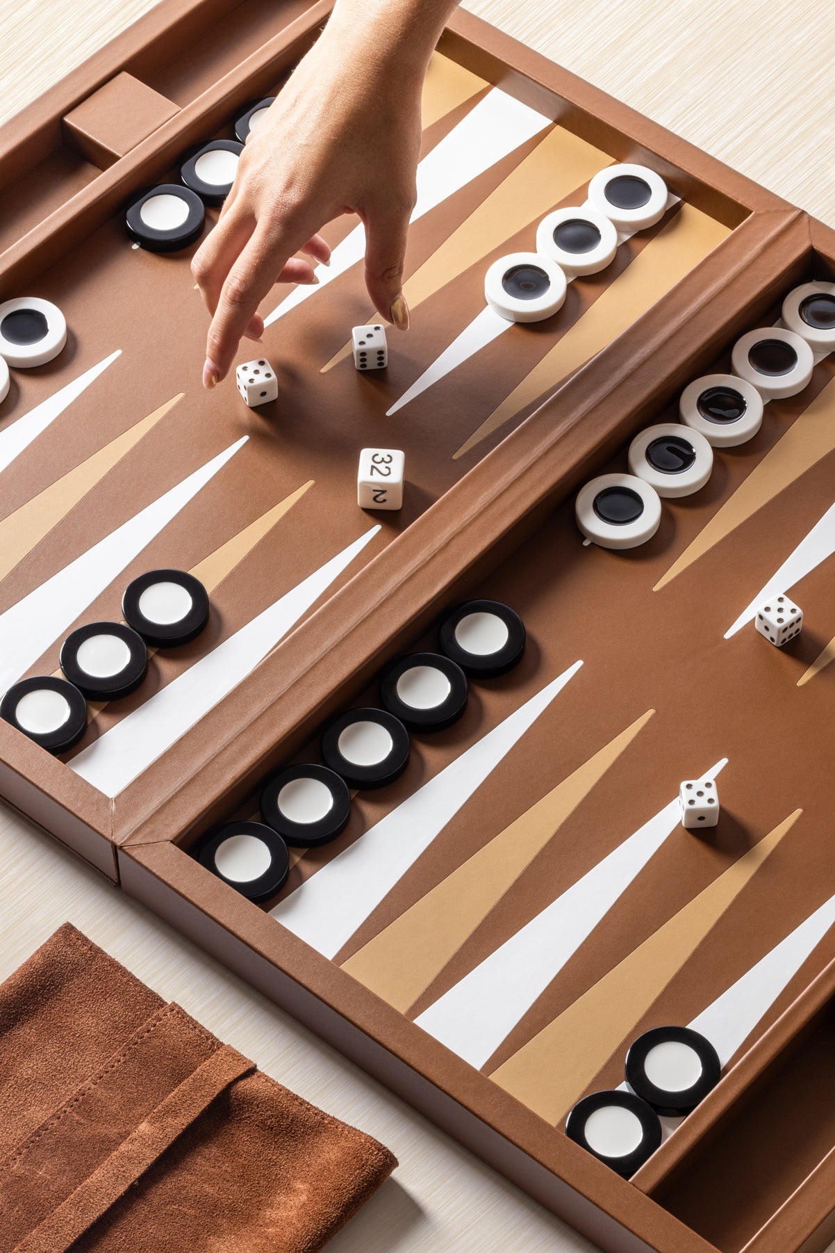 Riviere Eva Handwoven Leather-Covered Backgammon Case – 2JOUR CONCIERGE
