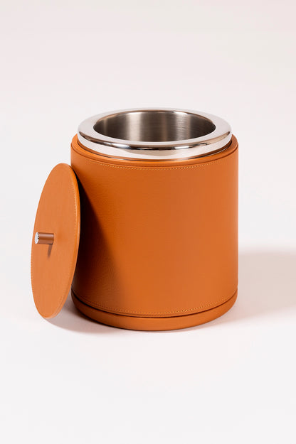 Giobagnara x Poltrona Frau ice bucket | Leather-covered wood structure with insulated double-chamber brass and stainless steel insert | Chrome-plated finish ensures beverages stay chilled for hours | Ideal for both casual and special occasions | Entirely made in Pelle Frau® | Barware & accessories | 2Jour Concierge, your luxury lifestyle shop