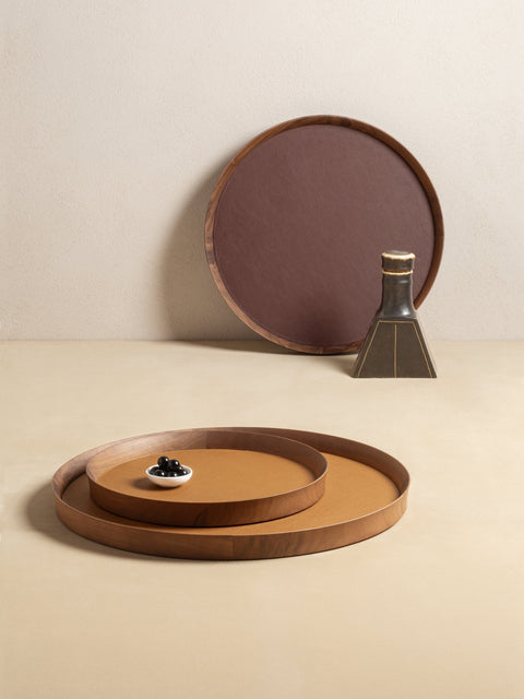 Giobagnara x Poltrona Frau Round Tray | Walnut Wood Trays with Fine Leather Inlay | Stylish and Elegant Design | Explore a Range of Stylish Trays and Home Decor at 2Jour Concierge, #1 luxury high-end gift & lifestyle shop
