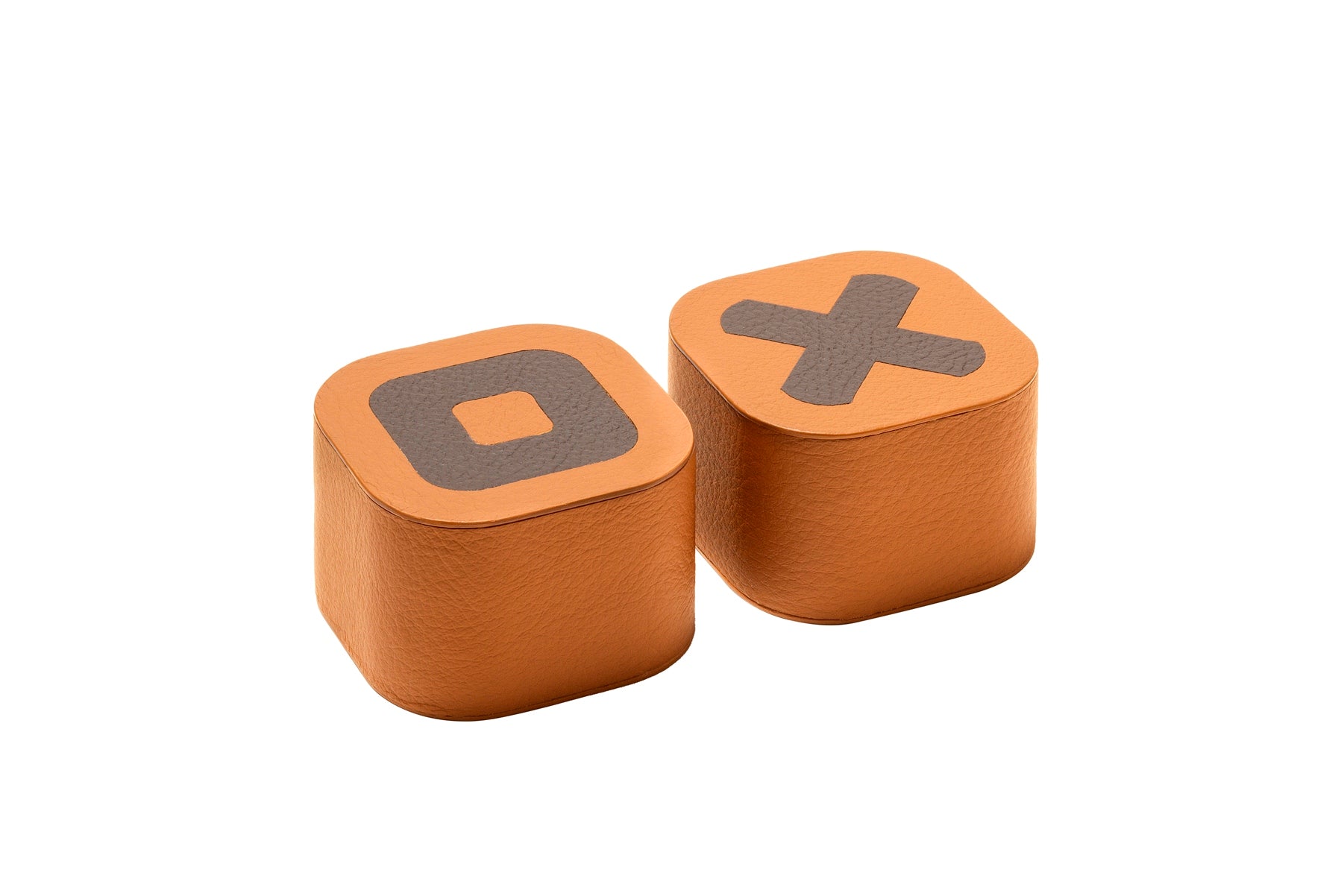 Giobagnara x Poltrona Frau tic tac toe | Leather-covered playing pieces with inlaid graphic motifs | Walnut wood base adorned with refined leather detailing | A luxurious twist on a classic game | Entirely made in Pelle Frau® | Home decor & game sets | 2Jour Concierge, your luxury lifestyle shop