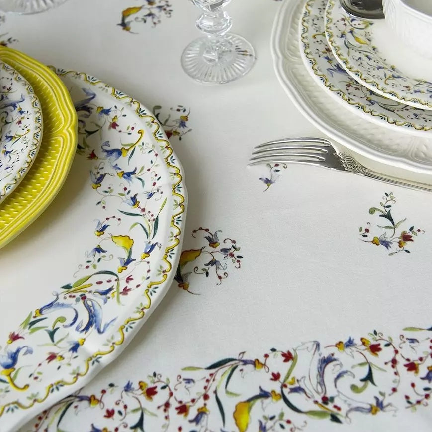 Gien Toscana dessert plates (set of 4) | Part of the Toscana collection by Gien | Crafted in fine faïence at the Faïencerie de Gien in the Loire Valley | Made in France | Dessert plate in the classic Toscana motif, combining heritage craftsmanship and timeless design | Tableware & dessert plates | 2Jour Concierge, your luxury lifestyle shop
