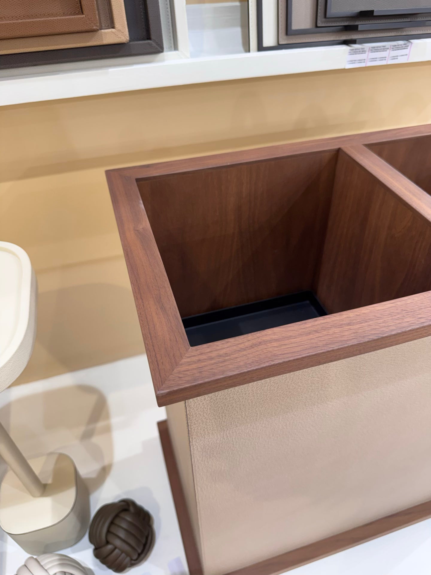 Manzoni Leather-Covered Oak Wood Double Umbrella Stand